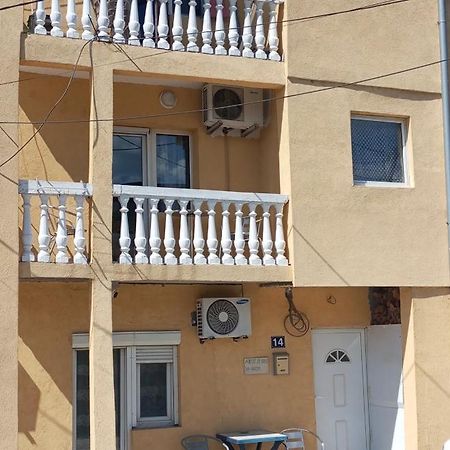 Airport Md Rooms Belgrado Exterior foto