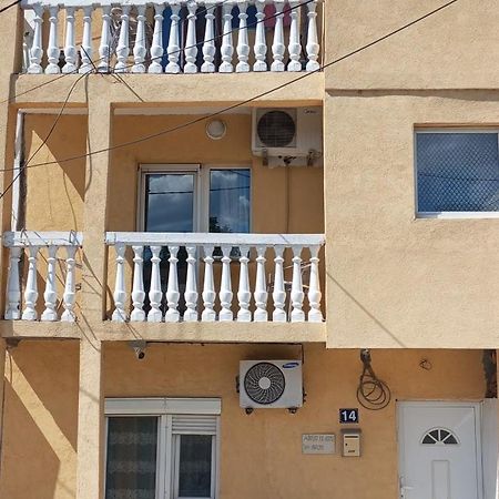 Airport Md Rooms Belgrado Exterior foto
