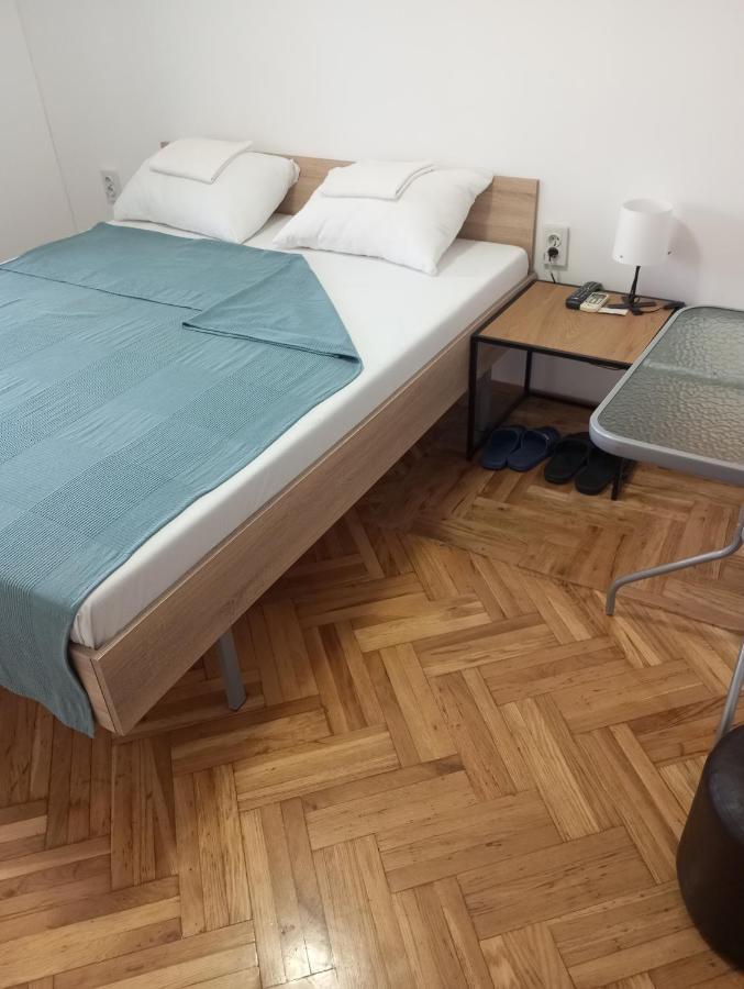 Airport Md Rooms Belgrado Exterior foto